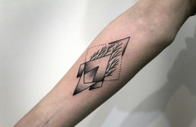 tatuajes-para-hombres-diseno-geometrico-pequeno