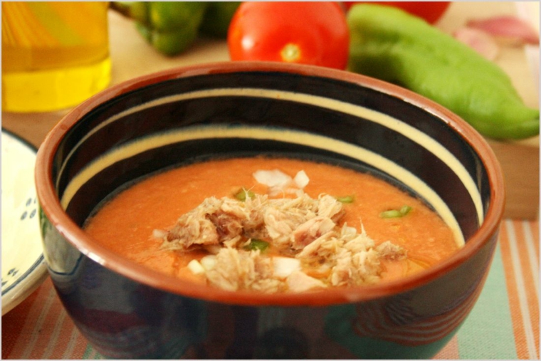 plato de salmorejo español