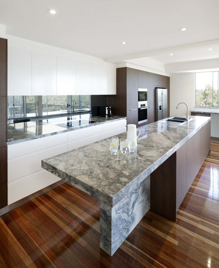 cocina-marmo-bello-isla-elegante-opciones