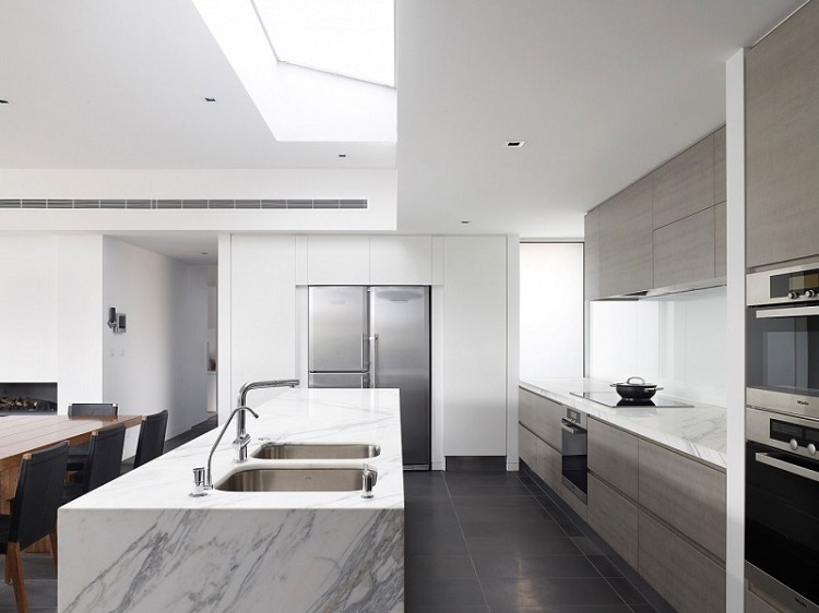 cocina moderna amplia luminosa
