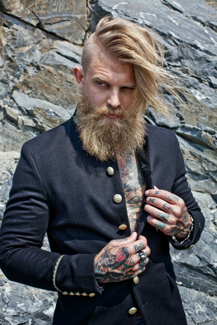 estilo-hombre-pelo-rubio-barba-diseno