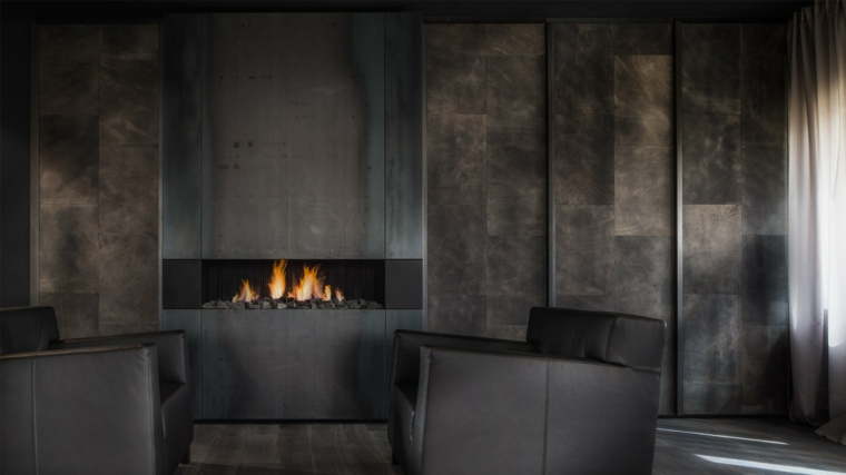 salas de estar y salones con chimenea