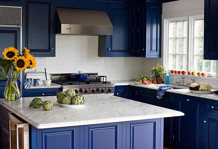 colores básicos azul-bano-diseno-cocina-clasico