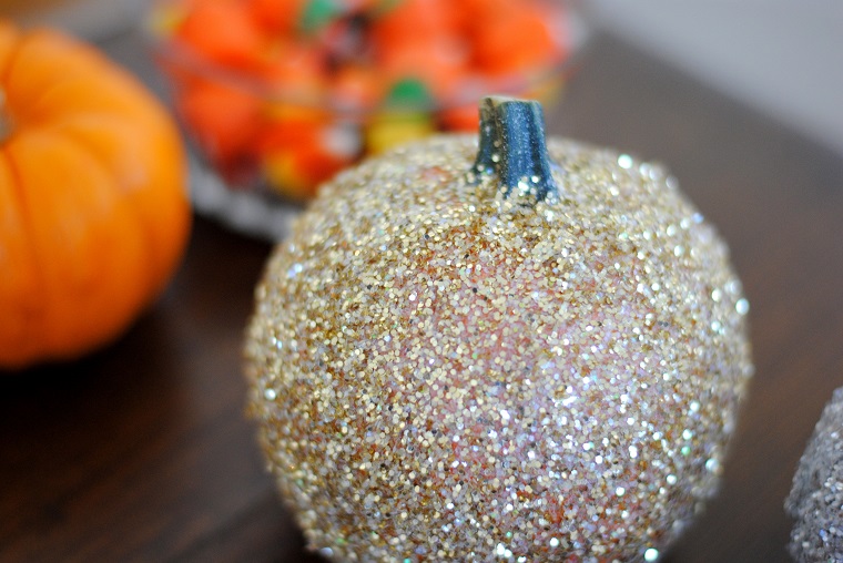 decorar-calabazas-purpurina-bella