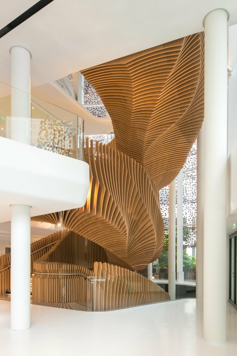escaleras de madera serpiente