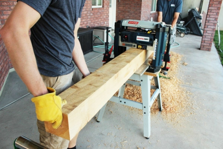 Instalar postes para una pérgola de jardín - sencillos pasos