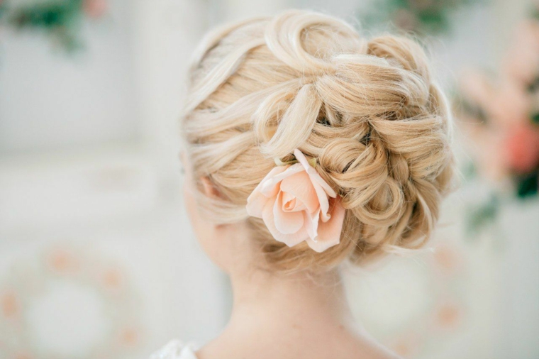 mono-bello-decorado-rosa-opciones-estilo