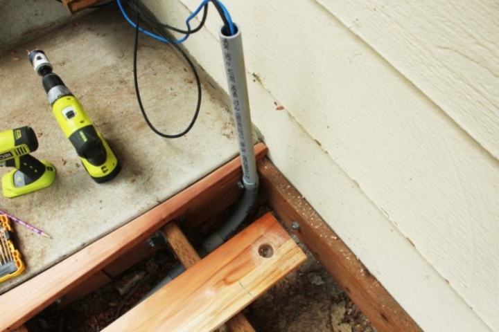 Instalar una plataforma de madera para el piso en sencillos pasos
