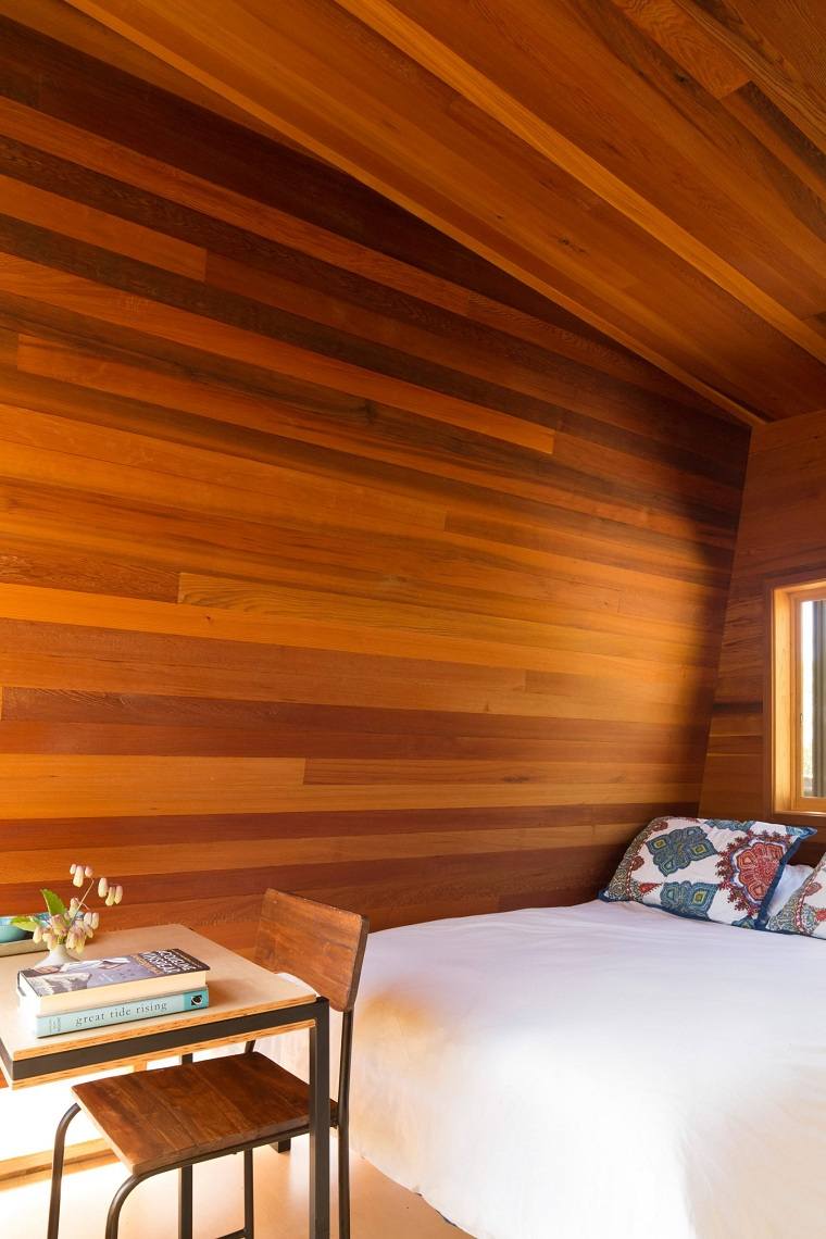 dormitorio-casa-hawai-pequena-paredes-madera