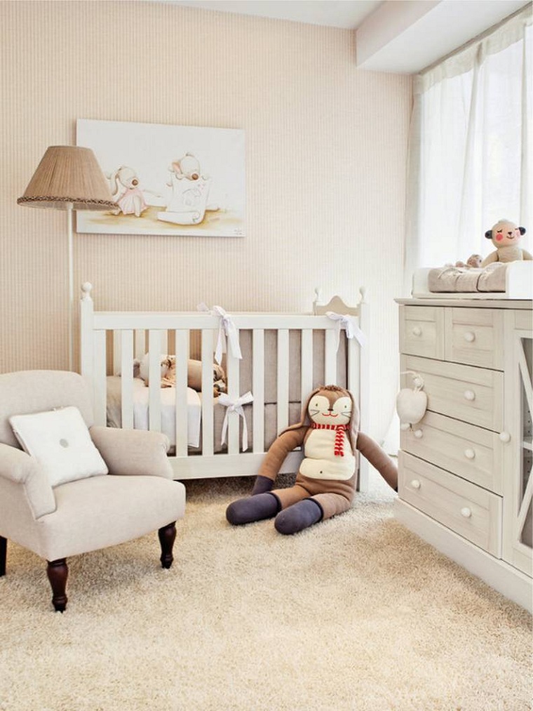 estilo-moderno-muebles-blancos-colores-neutrales-habitacion-bebe