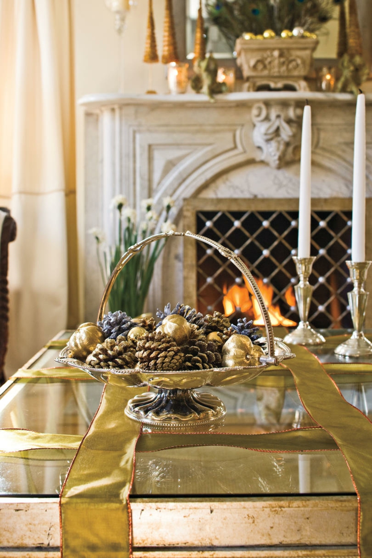 Decorar la mesa del salón de manera original en sencillos pasos