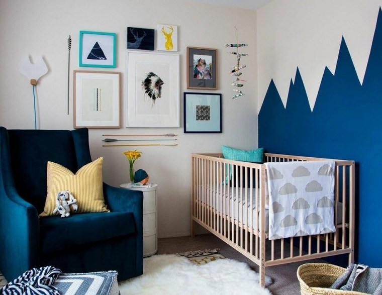 pared-blanco-azul-opciones-cuna-madera