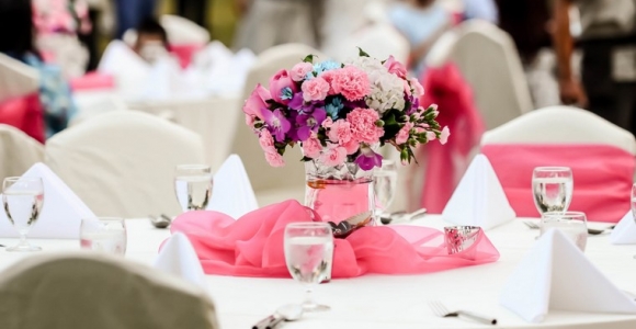 decorar-mesa-centro-mesa-boda-flores