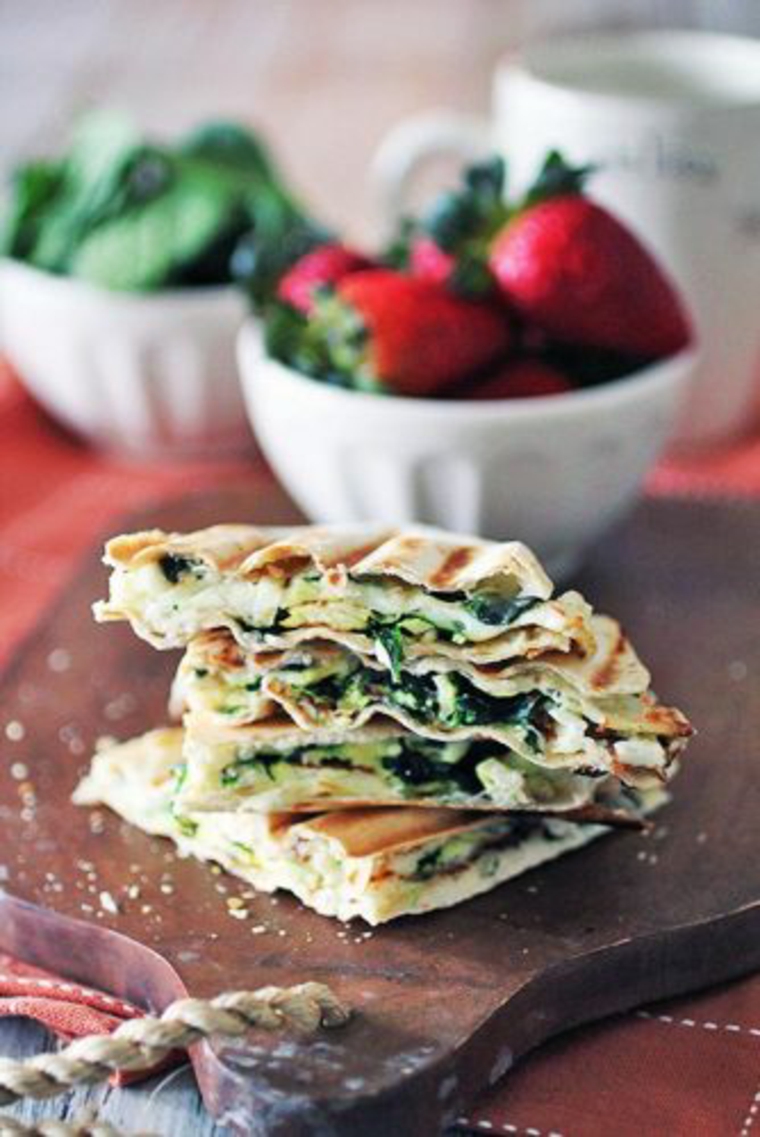 Tortillas de espinacas, feta y huevo