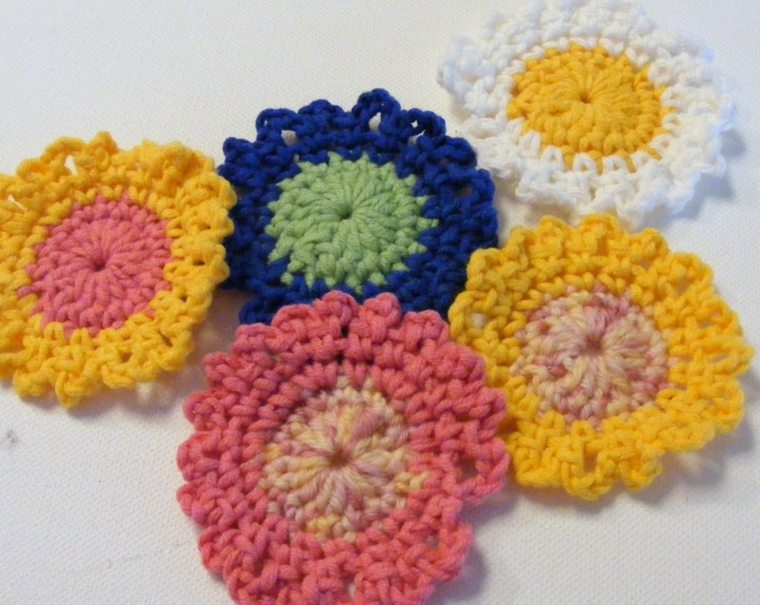 ideas de decoración con flores de ganchillo