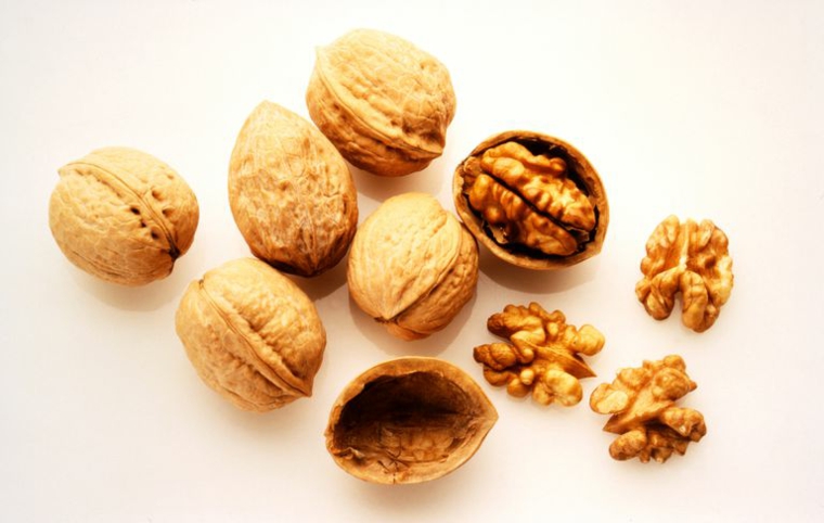 nueces-con-cascaras