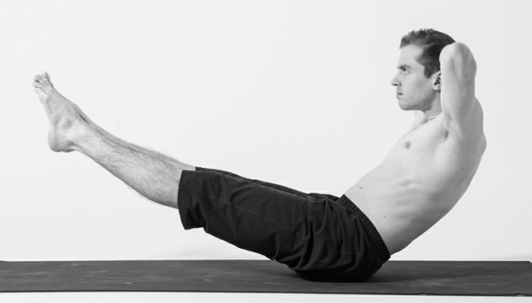 posturas de yoga-paripurna-navasana