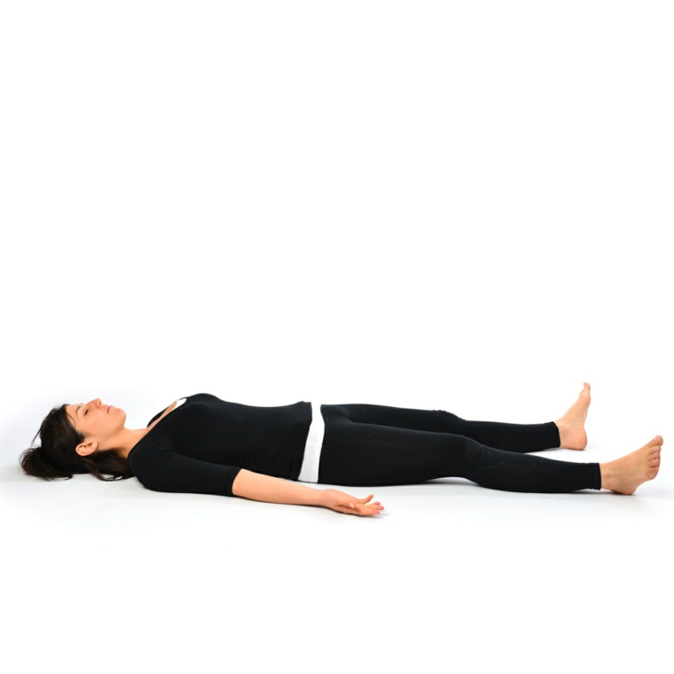 posturas de yoga-posicion-cadaver