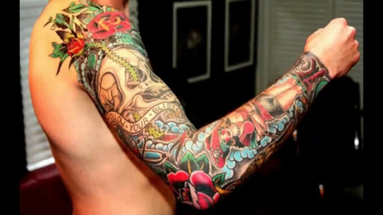 tatuaje-calavera-con-flores