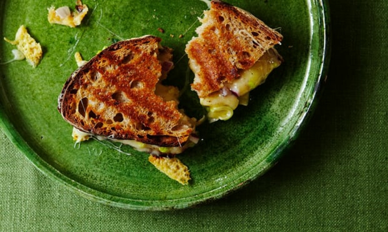 Tres tostadas de queso