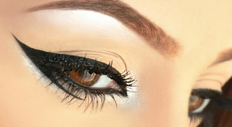 como aplicar eyeliner-casa