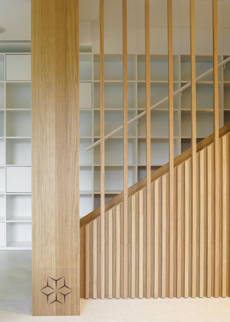 Escaleras de madera ideas de un diseño con tobogán