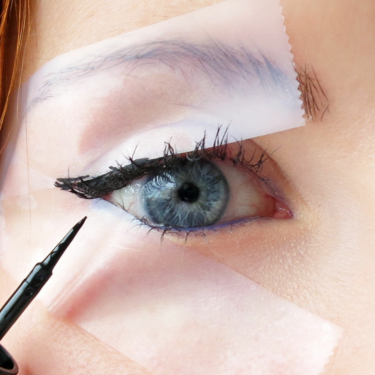 eyeliner liquido-aplicado-casa