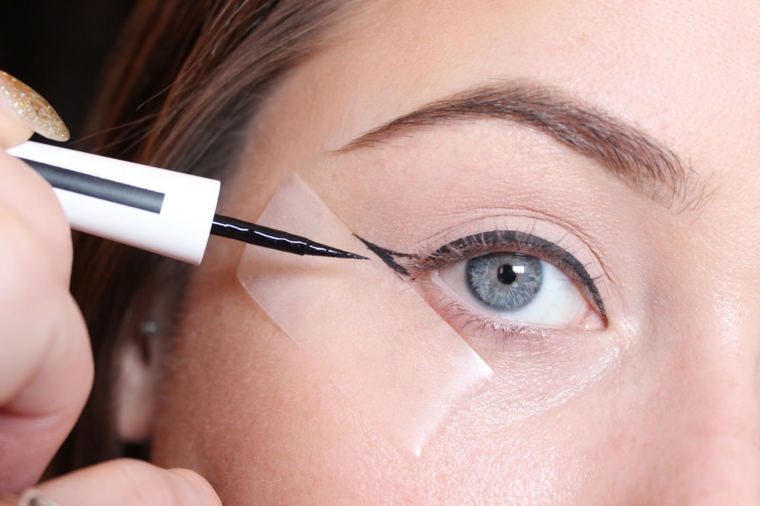 eyeliner rotulador-aplicado-casa