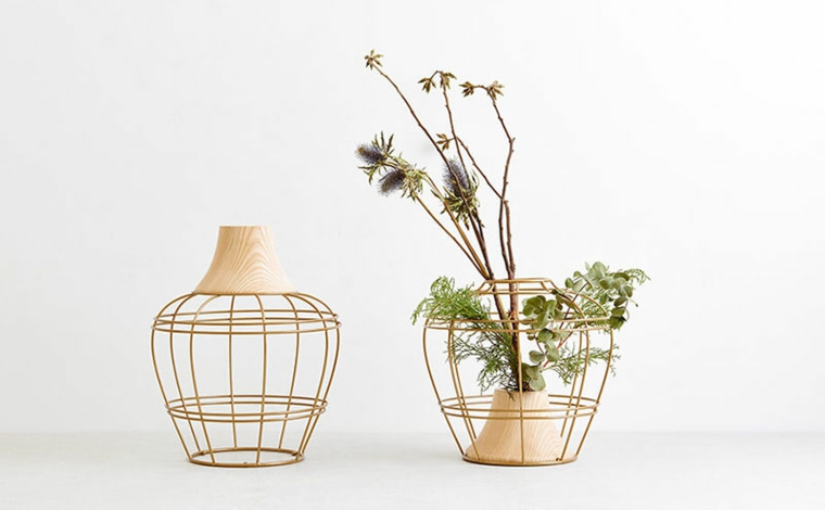 jarrones con flores modernos