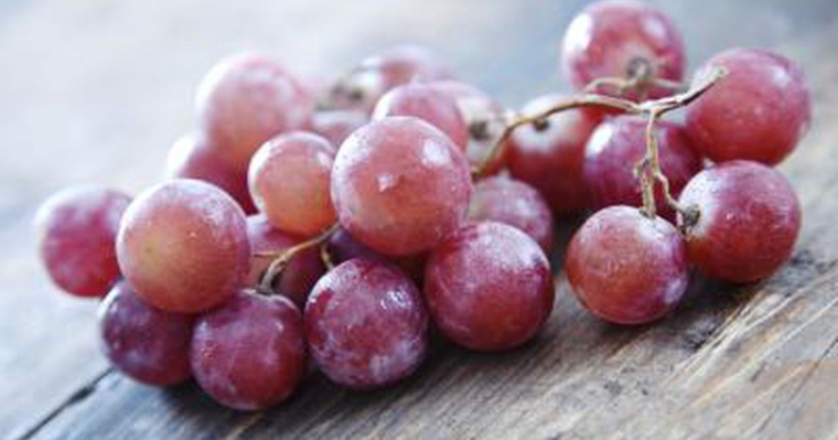 piel sana uvas-rojas