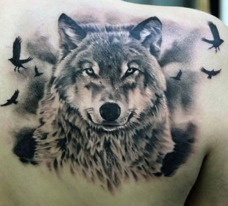 tatuaje lobo-espalda-hombre