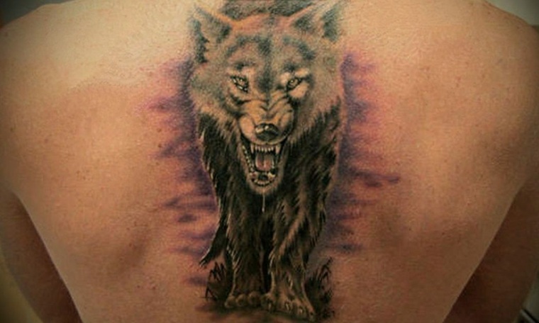 tatuajes de lobos significado-espalda