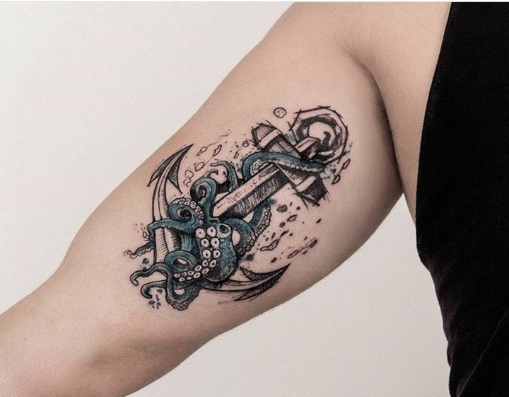 tatuajes marinos ancla brazo