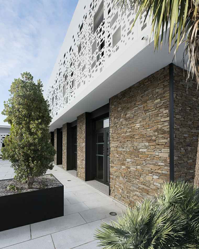 Aumente el valor de su hogar con una fachada de piedra natural