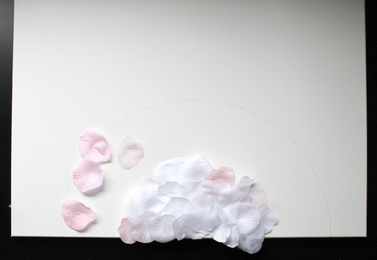 decoracion-pared-cuadro-petalos-rosa-elaboracion
