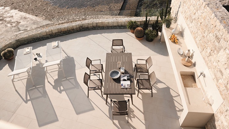 Diseño de muebles modernos para exteriores llenos de personalidad de