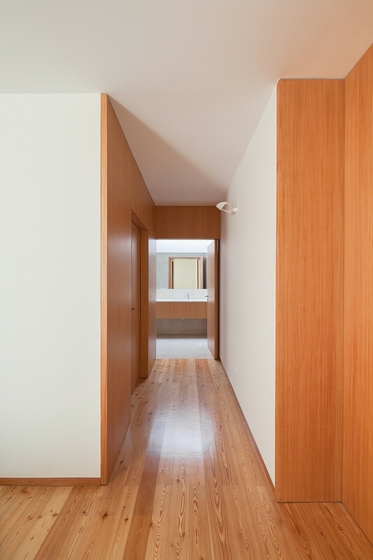 disenos-de-casas-de-un-piso-casa-de-mosteiro-arquitectos-matos-pasillo