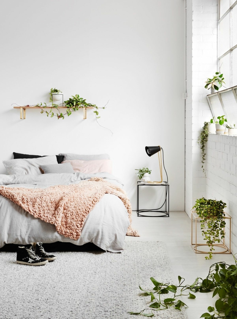 dormitorio-minimalista-con-plantas