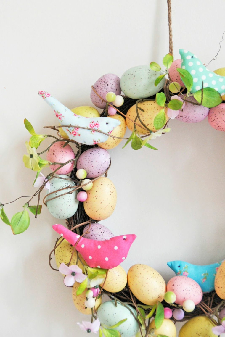 huevos de pascua-colocados-coronas