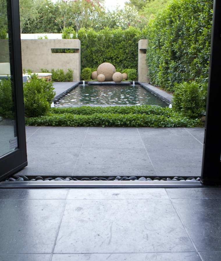jardín-minimalista-con-piscina