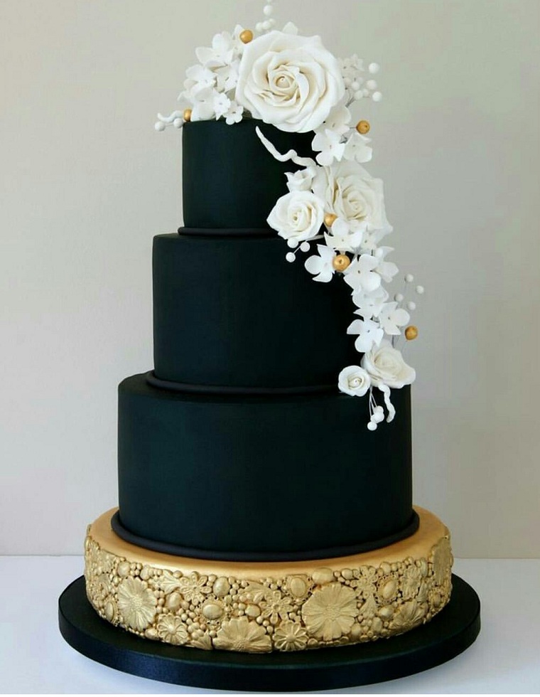 pastel-negro-decorado-flores-blancas