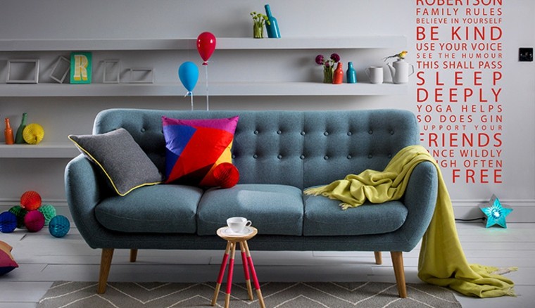 sofa-con-acentos-en-colores