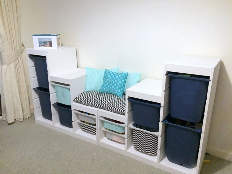 Mueble con canastas