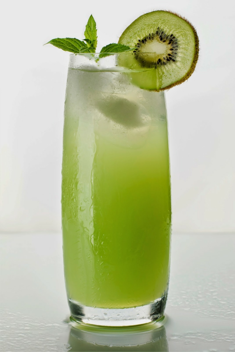 coctel de frutas-kiwi-soda
