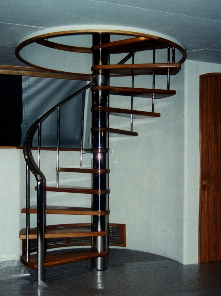 Escaleras de caracol para interiores y sus principios