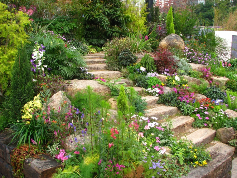 escalera-rodeada-de-piedras