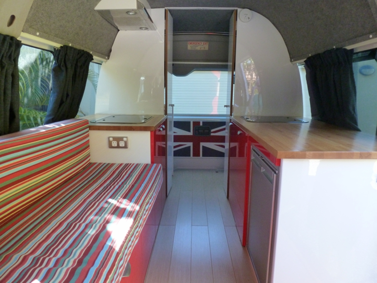 interior-de-motorhome-moderno