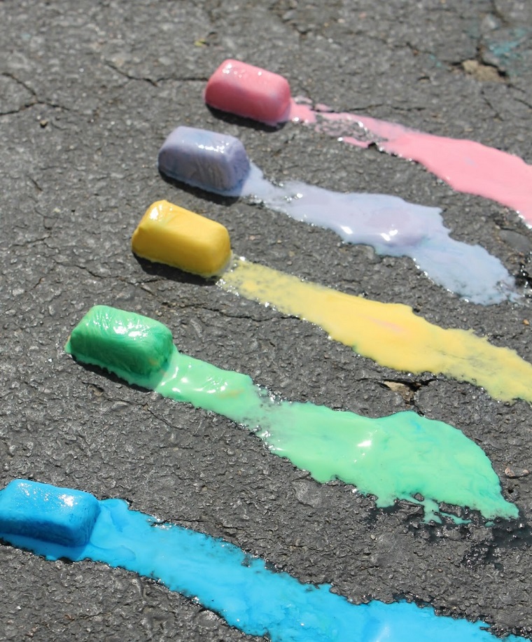 juegos-infantiles-huelo-tizas-colores-ideas