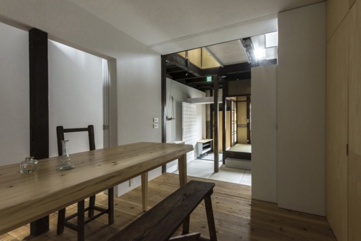 Td-atelier restaura una casa de huéspedes japonesa centenaria con