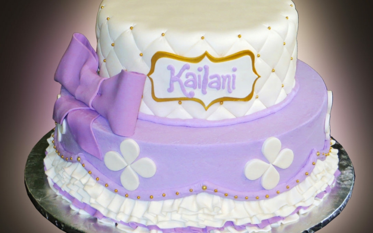 pastel-purpura-claro-blanco-lazo-cumpleanos-nina
